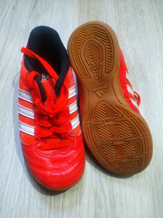 Футзалки Adidas (29р стопа 17,5см ) 0212в