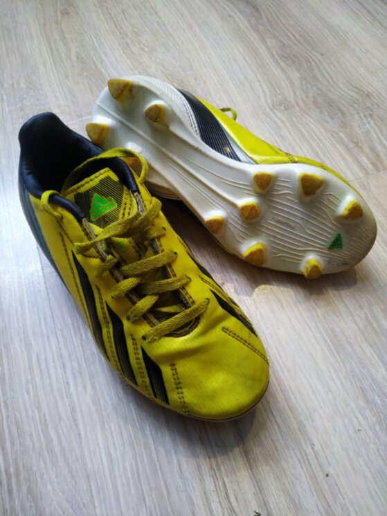 Бутси Adidas (33р нога20/ 20,3) 0138в