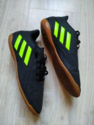 Футзалки Adidas ( 37,5р стопа 23см) 0253в