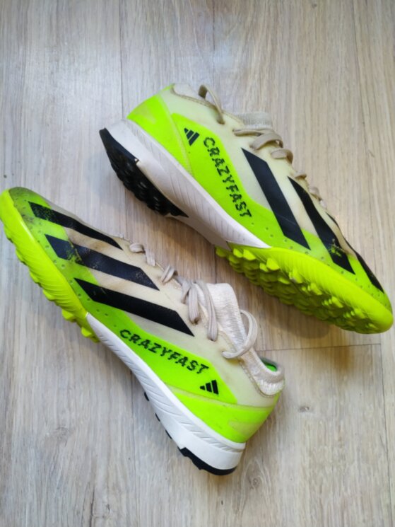 Сороконіжки Adidas ( 33р стопа 20 см ) 0260в