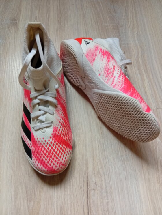 Футзалки Adidas Predator ( 31р стопа 19см ) 0267в