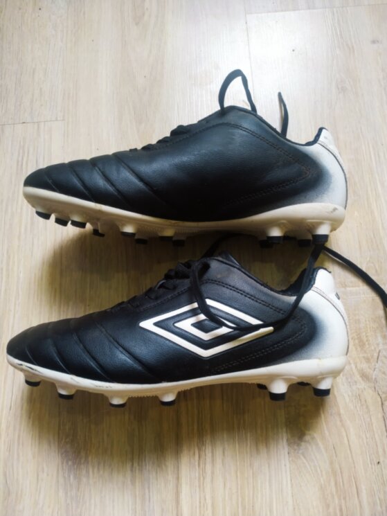 Бутси Umbro ( 38р стопа 24см ) 0272в