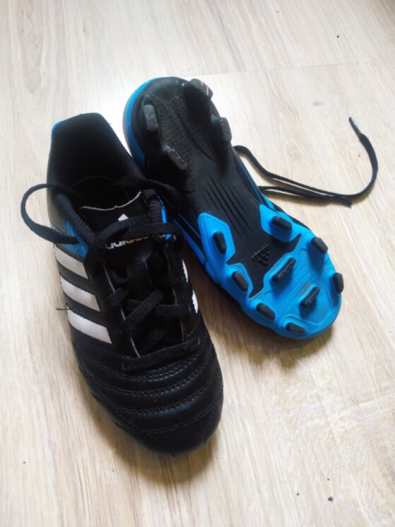 Бутси Adidas ( 30р стопа 18,5см) 0274в