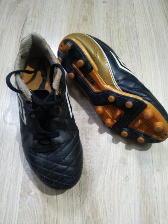 Бутси Umbro ( 31,5р стопа 19 см ) 0247в